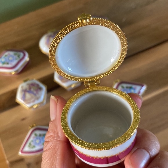 Pick 1 out of 9 Mini Ring/jewelry box - Picture 9 of 11